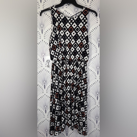 LOFT Black and White Aztec print knit dress size medium - Picture 1 of 5